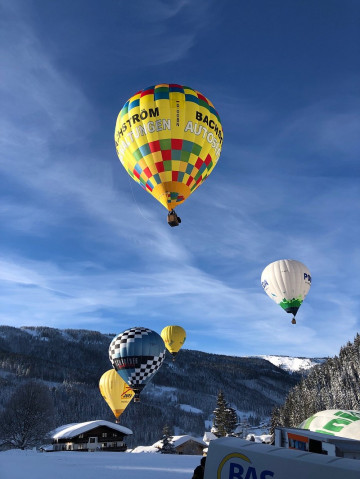 Vyhlídkový let balónem v zimě