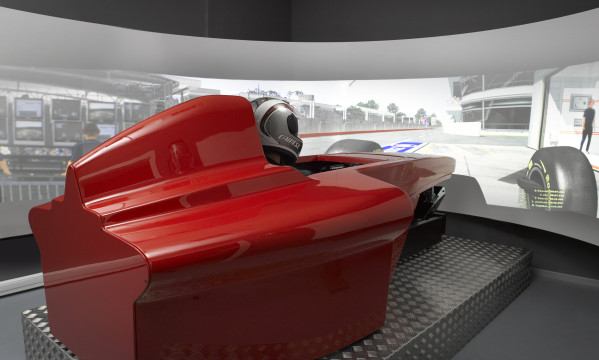 profesionální simulátor F1 červený