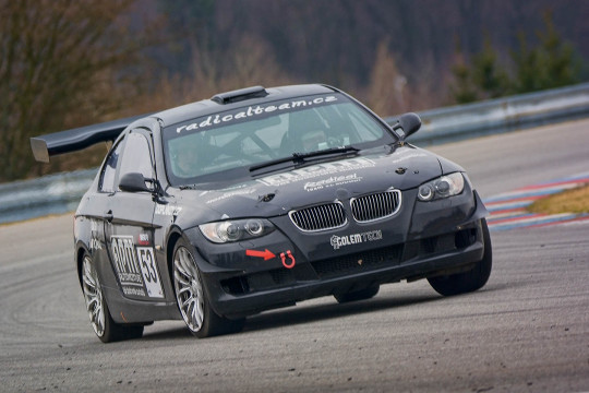 Závodní speciál BMW e92