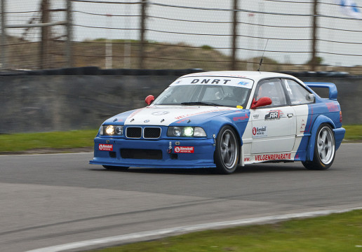 Závodní speciál BMW e36