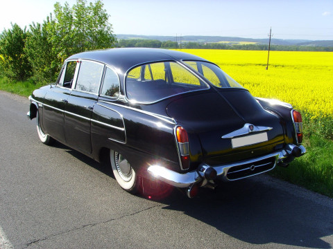 Tatra 603 ze zadu