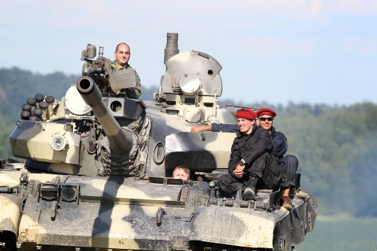 Řízení bojového tanku - posádka