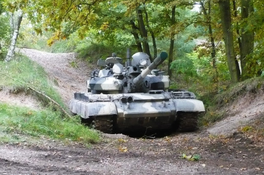 Řízení bojového tanku - terén