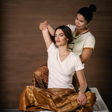 thajská masáž šíje a ramen