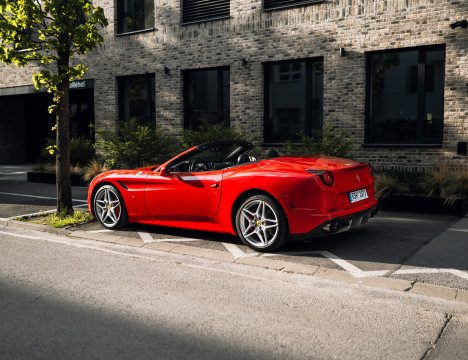 Ferrari California T