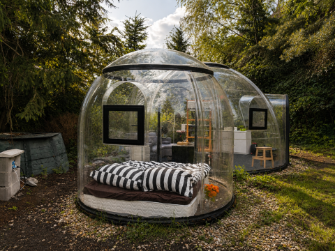 Noc v Bubble hotelu Skyhomes