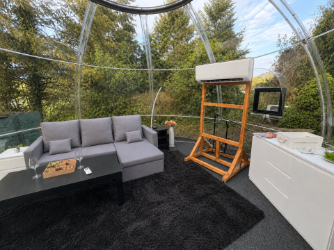 Noc v Bubble hotelu Skyhomes